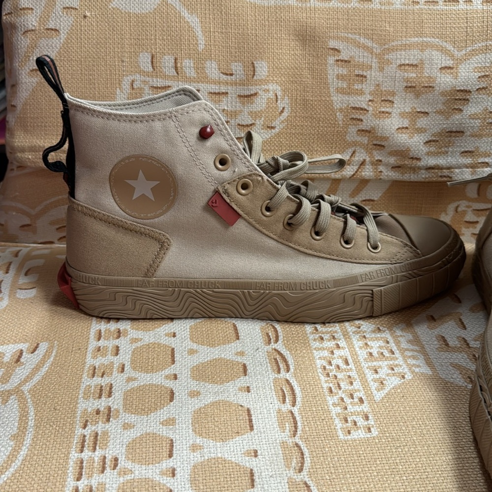 Men’s Converse Sneakers NWOT - Picture 3 of 9